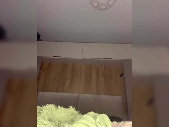 EmmaWise2211 live cam on BongaCams