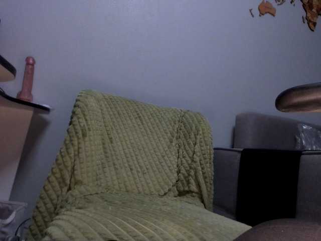 EmmaWise2211 live cam on BongaCams