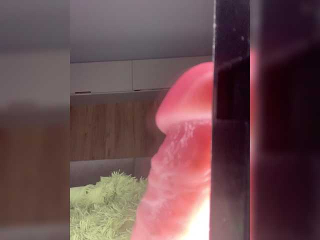 EmmaWise2211 live cam on BongaCams