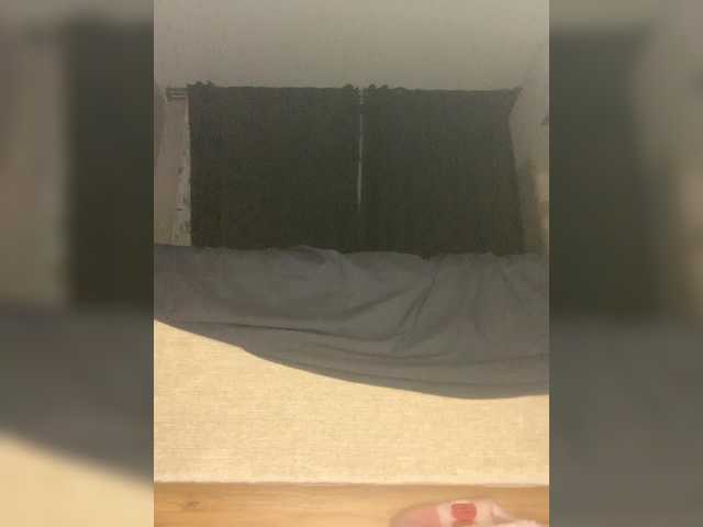 EmmaWise2211 live cam on BongaCams