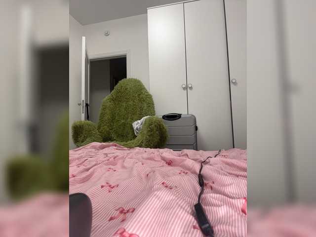 EmmaWise2211 live cam on BongaCams