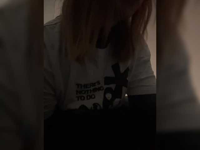 EmmaWise2211 live cam on BongaCams