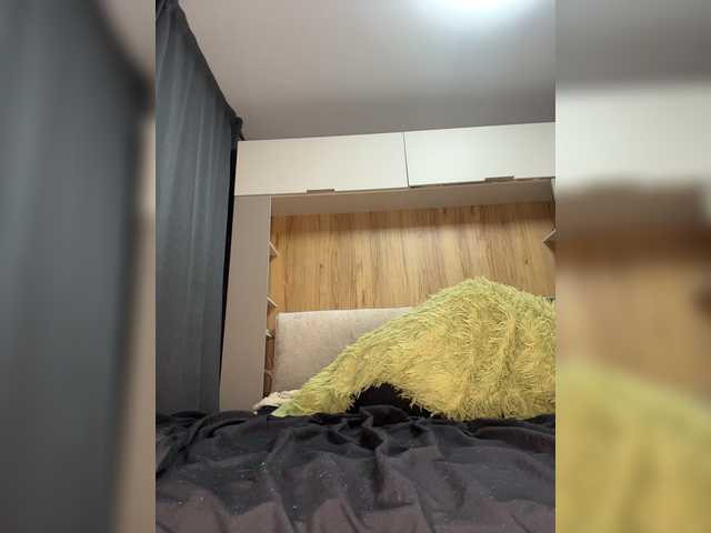 EmmaWise2211 live cam preview