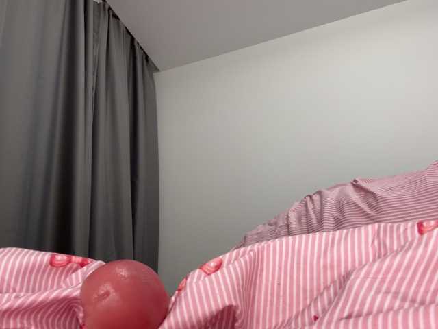 EmmaWise2211 live cam on BongaCams