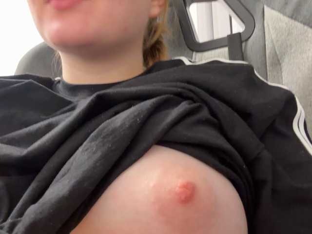 EmmaWise2211 live cam on BongaCams