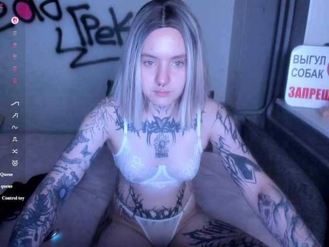 MonikaLowww live cam on BongaCams
