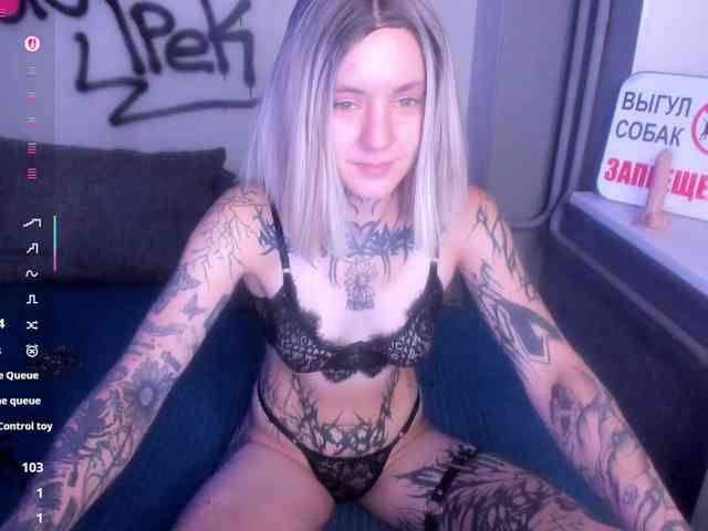 MonikaLowww webcam