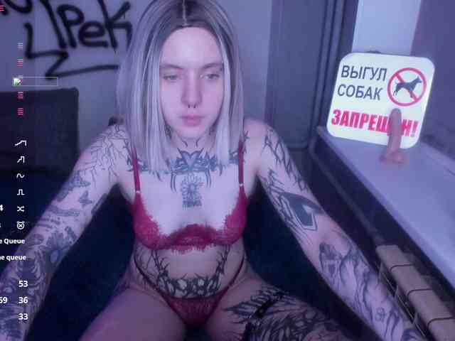 MonikaLowww webcam