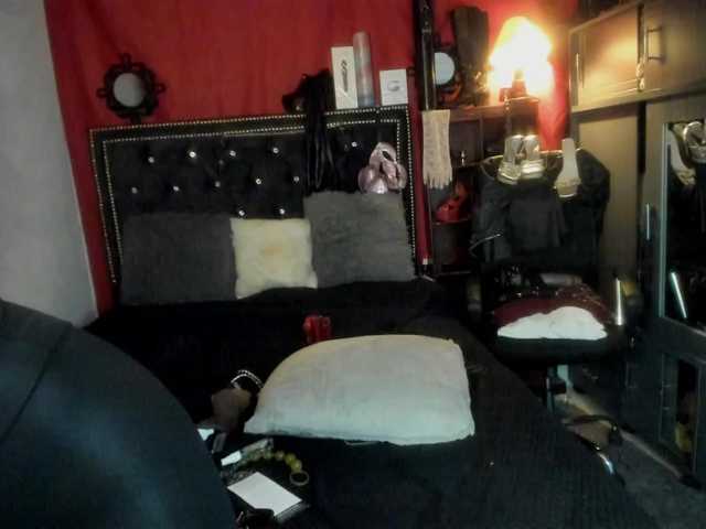 Ameliemartinez live cam on BongaCams