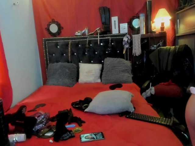 Ameliemartinez live cam on BongaCams