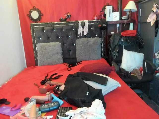 Ameliemartinez live cam on BongaCams