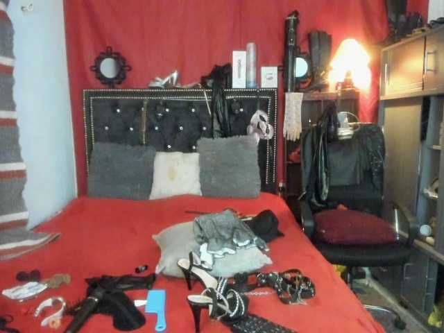 Ameliemartinez live cam