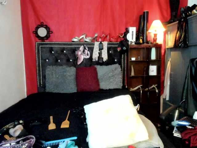 Ameliemartinez live cam on BongaCams
