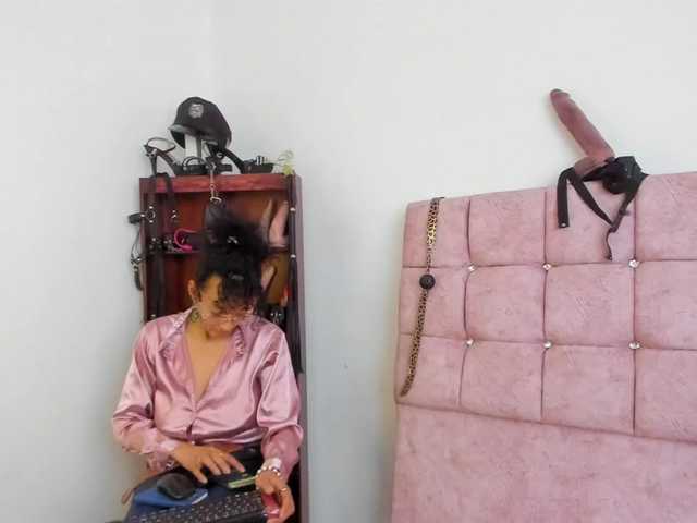 Ameliemartinez live webcam show