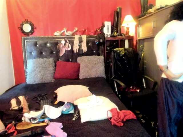 Ameliemartinez live cam on BongaCams
