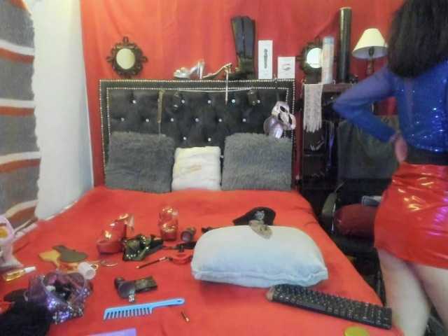 Ameliemartinez live cam on BongaCams
