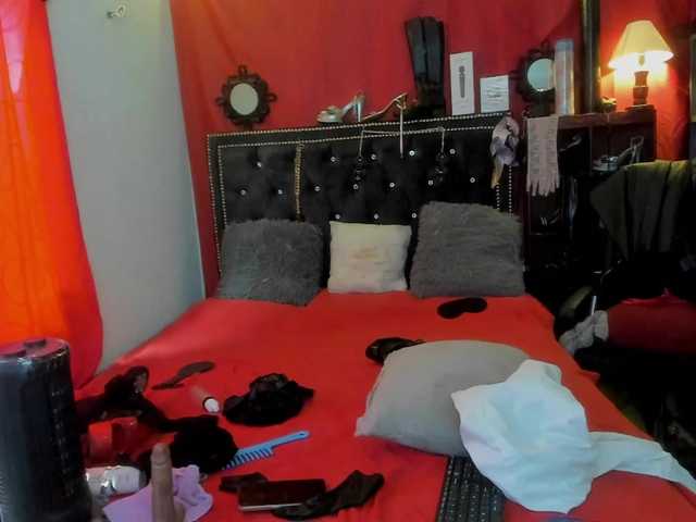 Ameliemartinez live cam preview