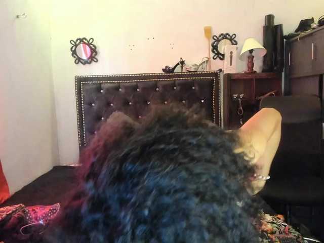 Ameliemartinez live webcam show