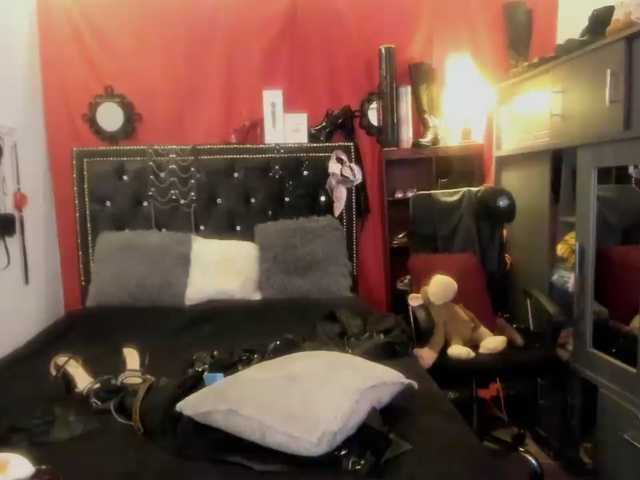 Ameliemartinez live cam on BongaCams