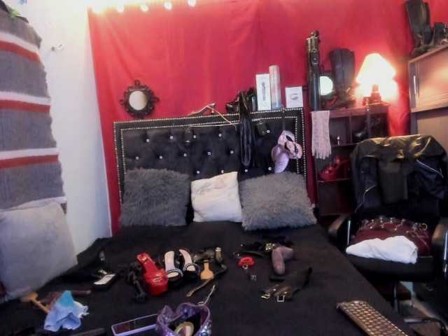 Ameliemartinez live cam on BongaCams