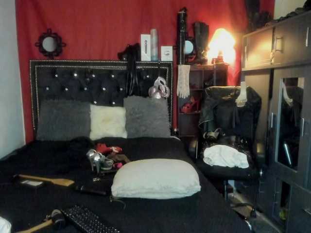 Ameliemartinez live cam on BongaCams