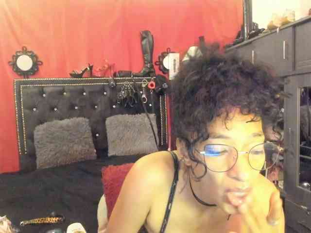 Ameliemartinez webcam