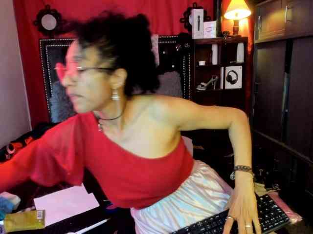 Ameliemartinez webcam