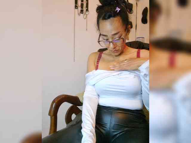 Ameliemartinez webcam