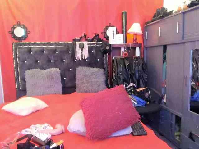 Ameliemartinez webcam