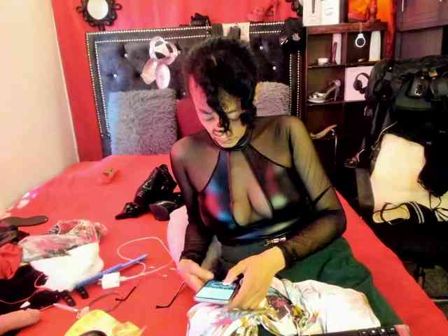 Ameliemartinez webcam