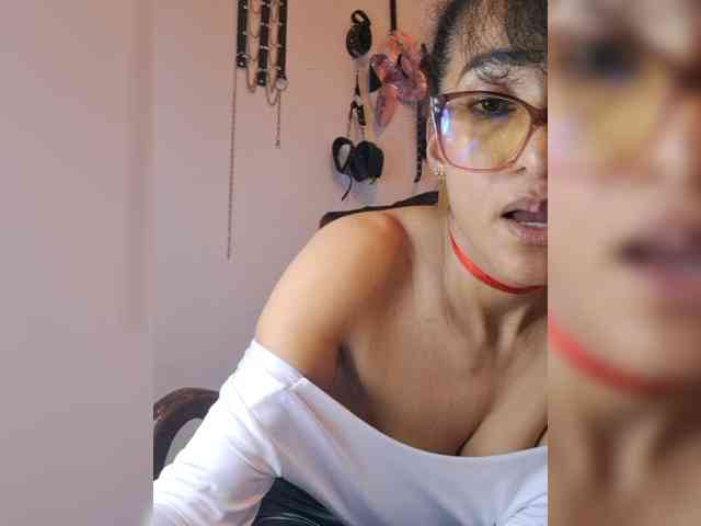 Ameliemartinez webcam