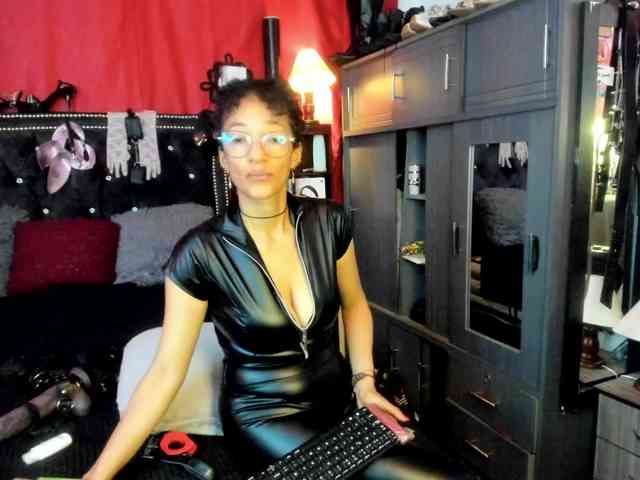 Ameliemartinez webcam