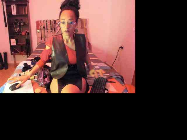Ameliemartinez webcam