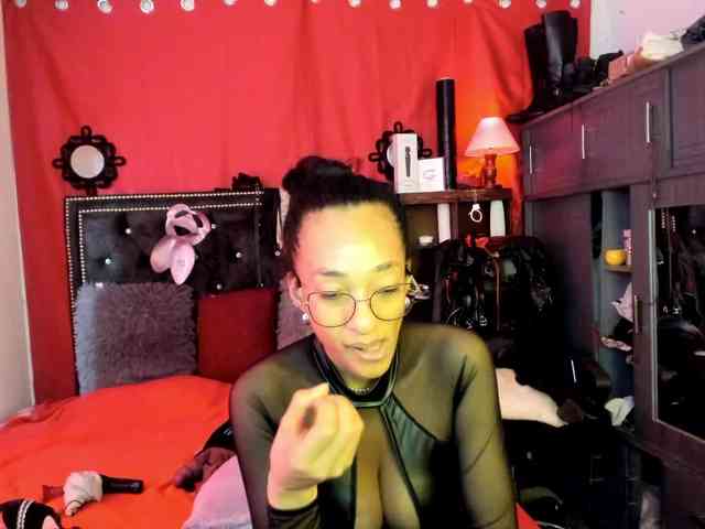Ameliemartinez webcam