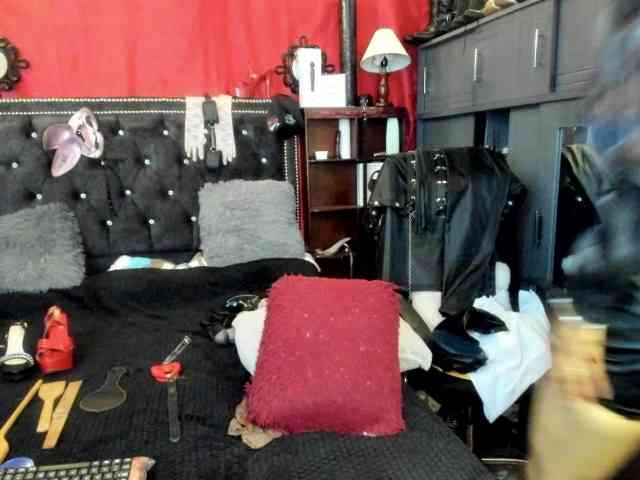 Ameliemartinez webcam