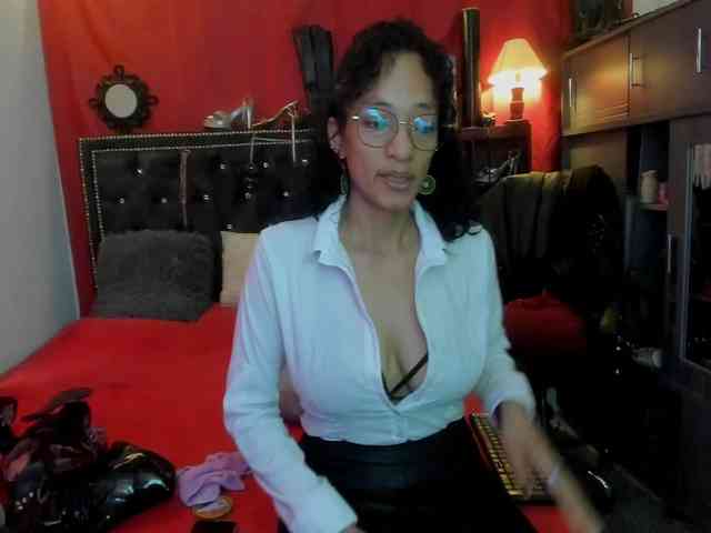 Ameliemartinez webcam
