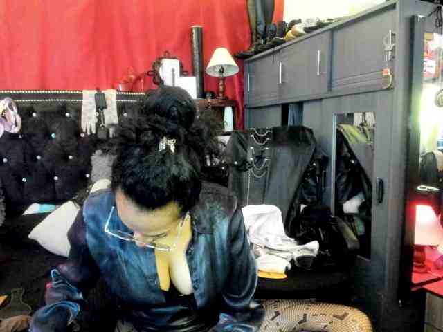 Ameliemartinez webcam