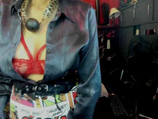 Ameliemartinez webcam