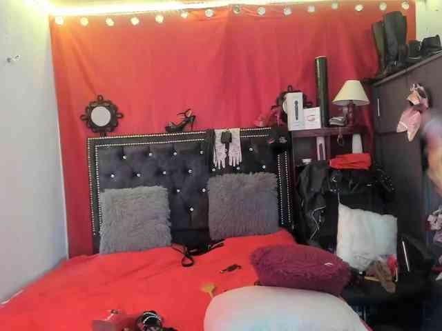Ameliemartinez webcam