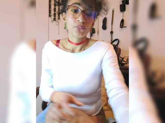 Ameliemartinez webcam
