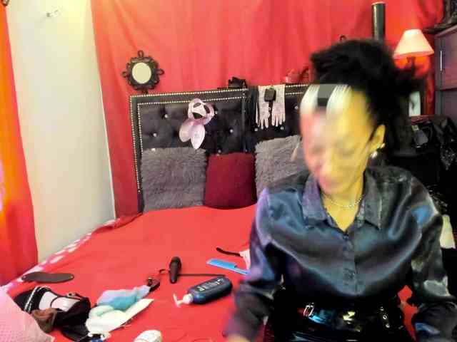 Ameliemartinez webcam