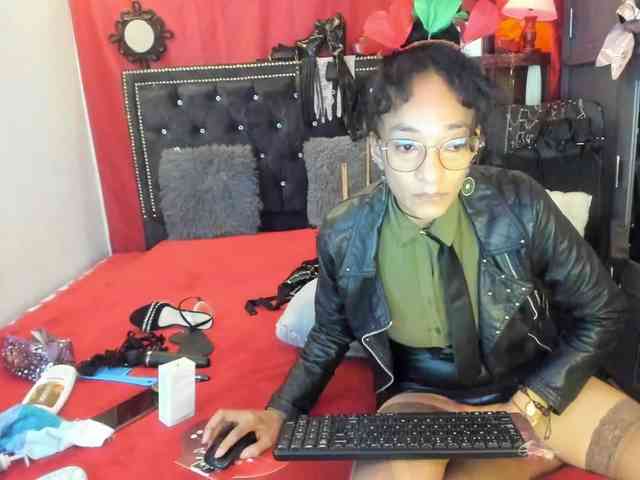 Ameliemartinez webcam