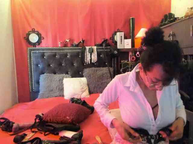 Ameliemartinez webcam