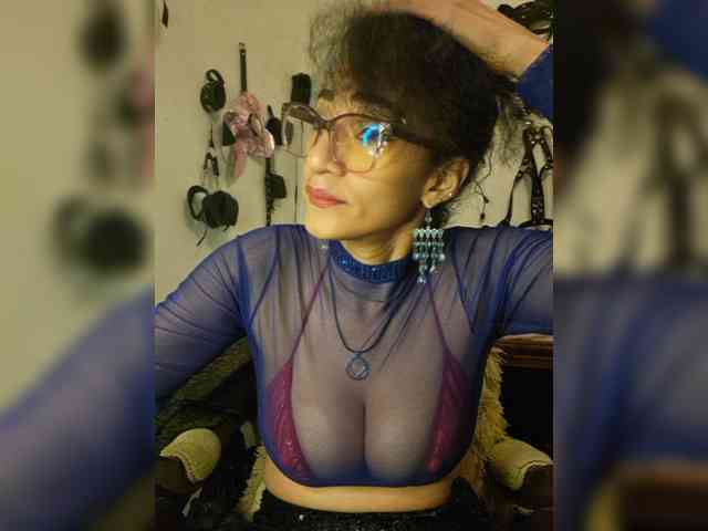 Ameliemartinez webcam