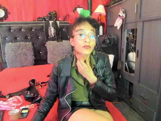 Ameliemartinez webcam