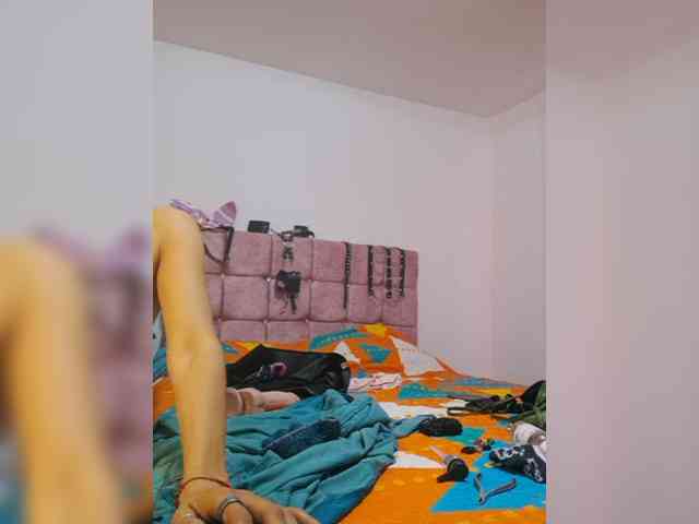 Ameliemartinez webcam