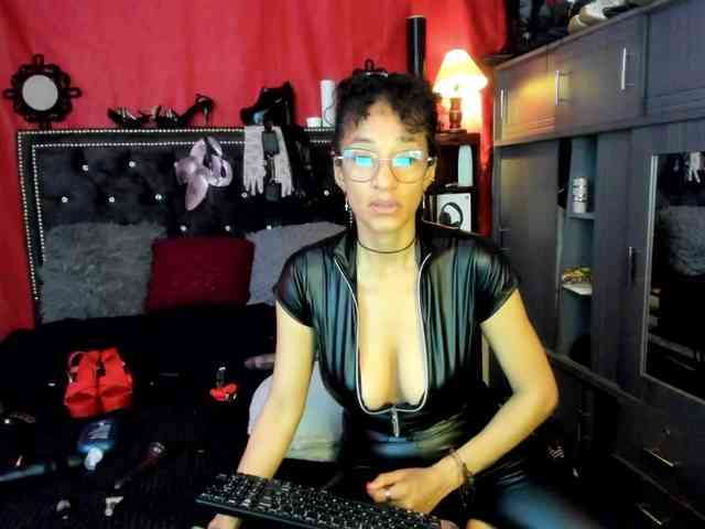 Ameliemartinez webcam