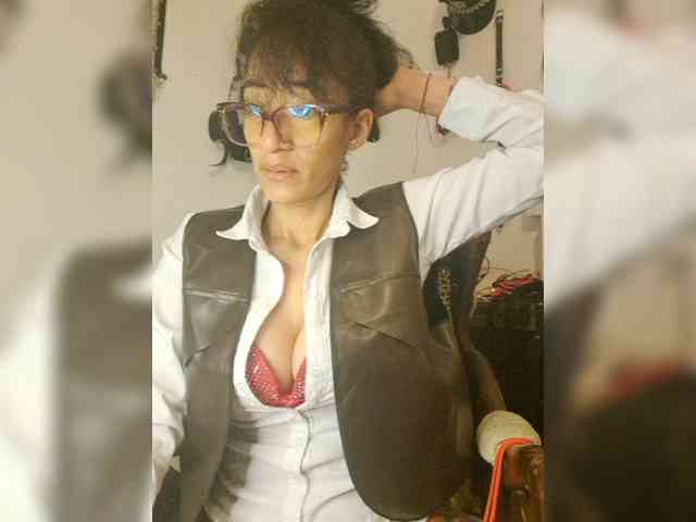 Ameliemartinez webcam