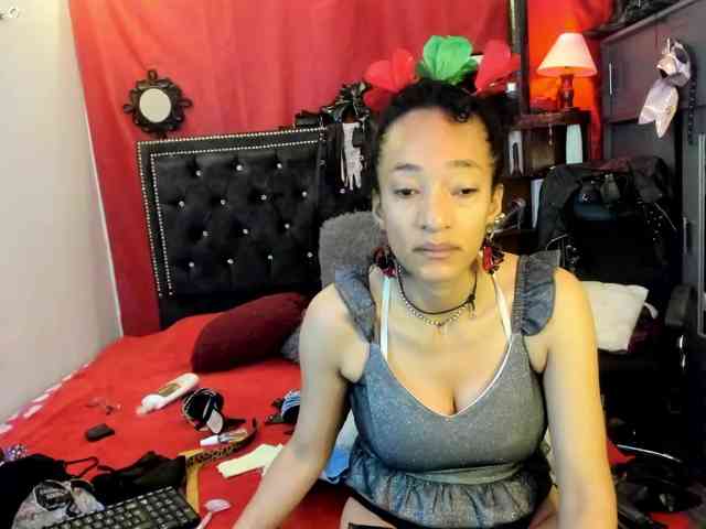 Ameliemartinez webcam