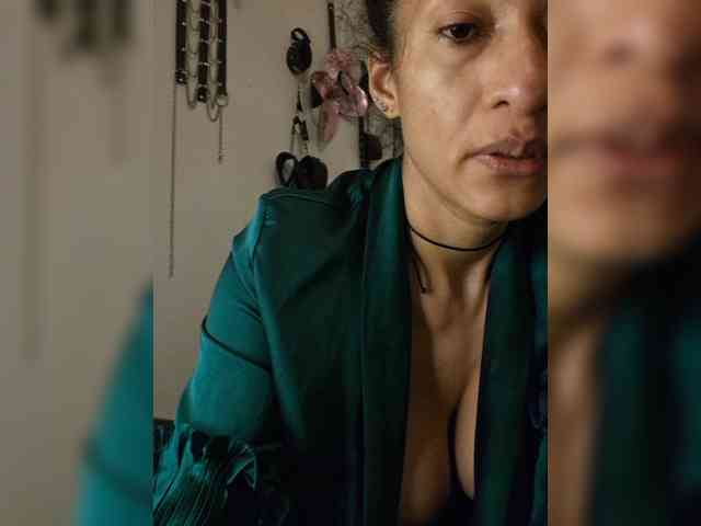 Ameliemartinez webcam